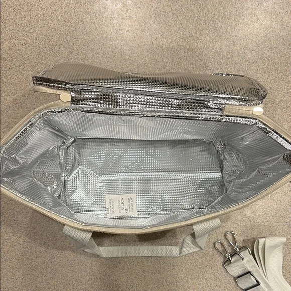 Nespresso Cream and Tan Cooler Bag -New! - Picture 4 of 4